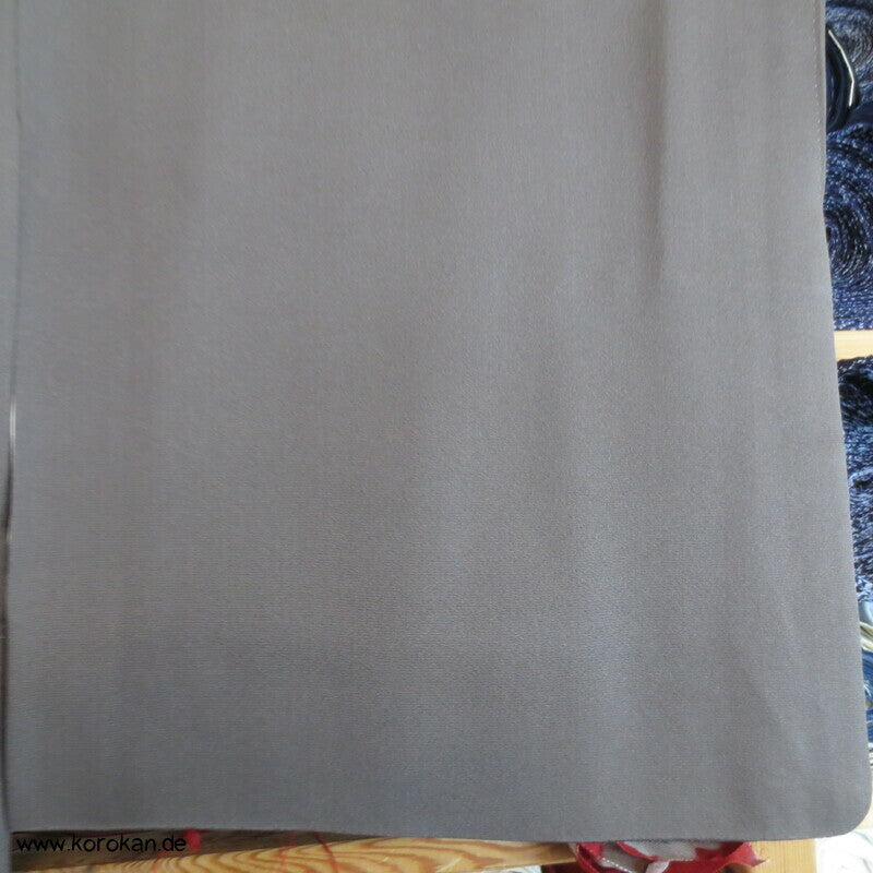 Wellen und Pinien Irotomesode Kimono, taupe Seidencrepe