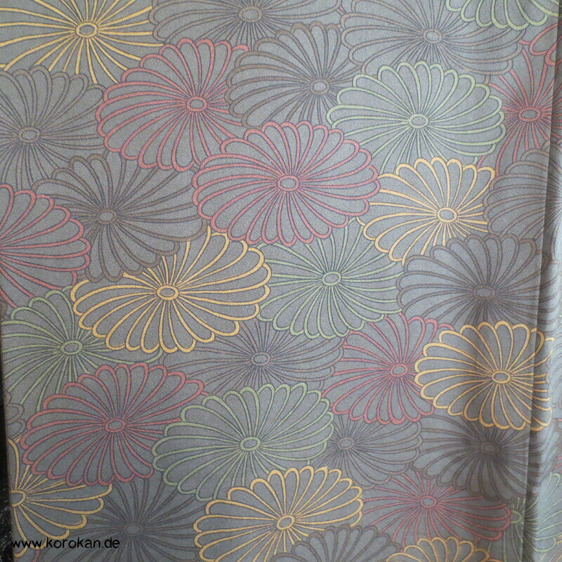 drehende Chrysanthemen Komon Kimono