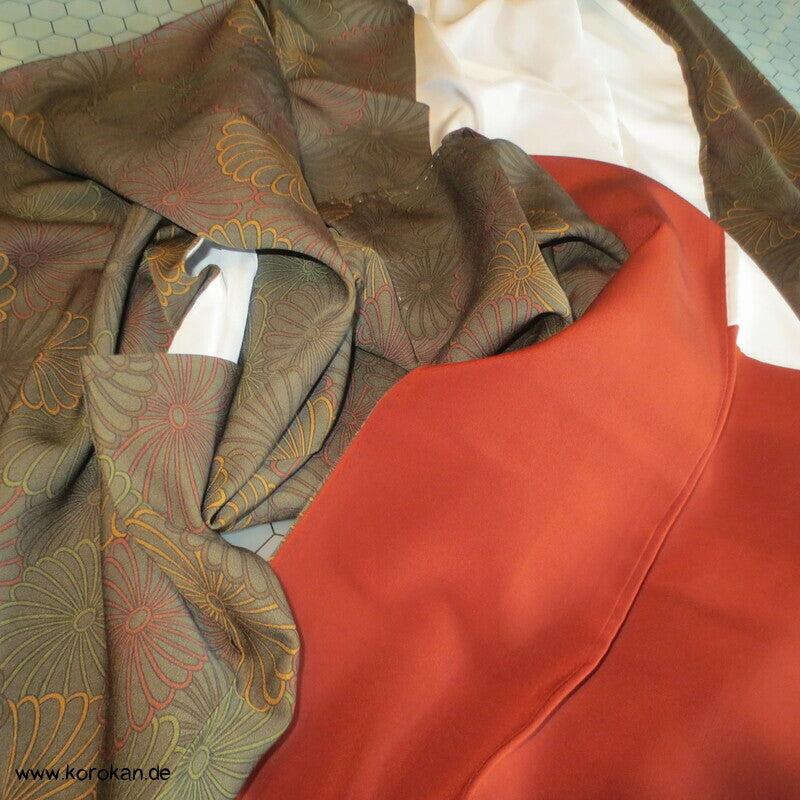 drehende Chrysanthemen Komon Kimono