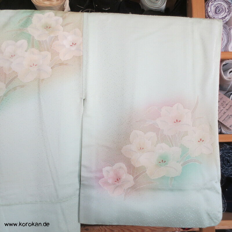Narzissen Seidendamast Homongi Kimono, teilbestickt