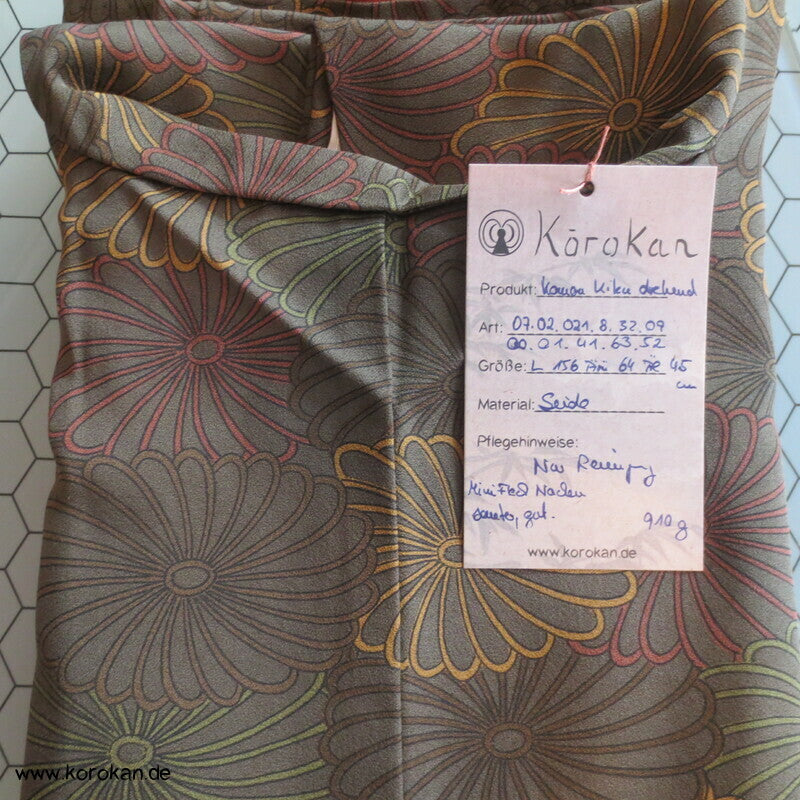 drehende Chrysanthemen Komon Kimono