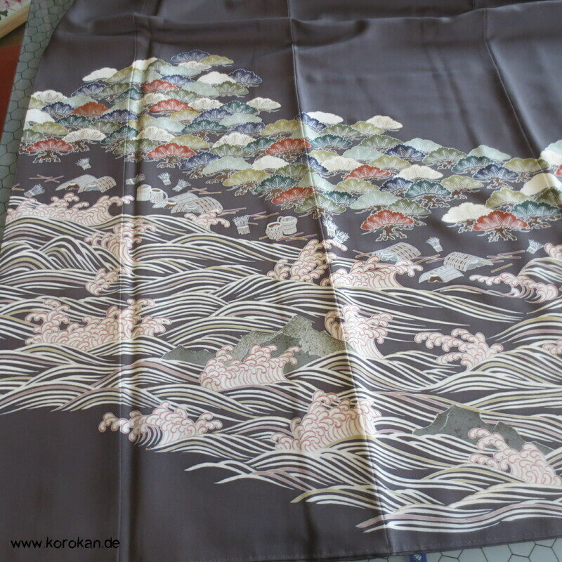 Wellen und Pinien Irotomesode Kimono, taupe Seidencrepe