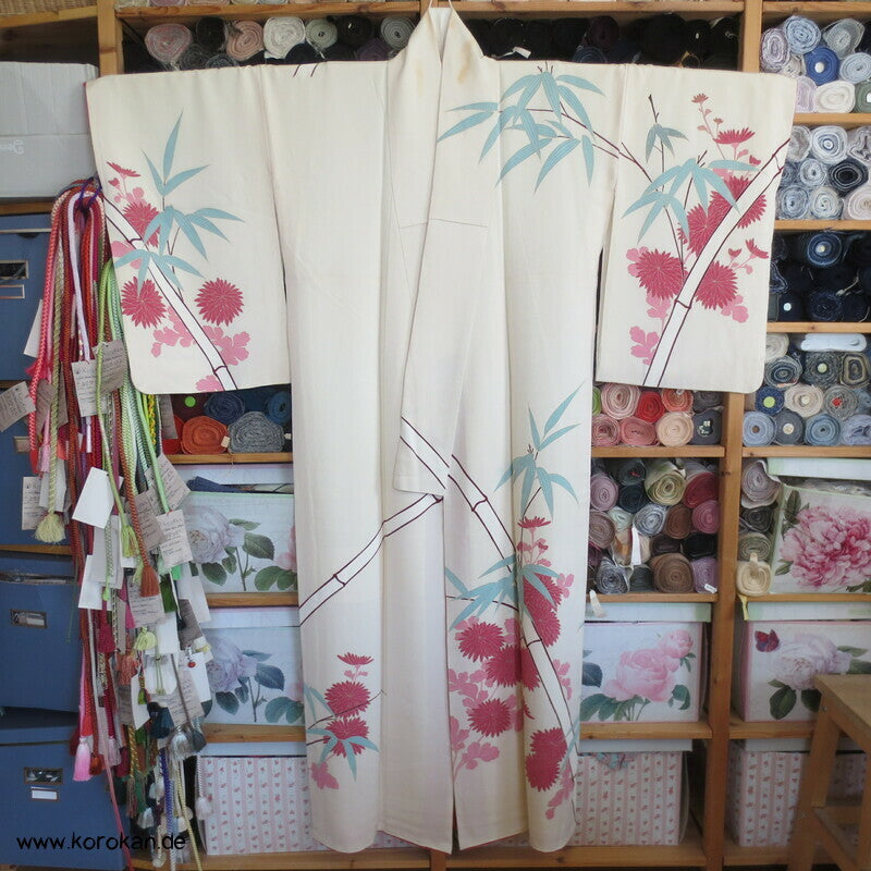klares Bambusmotiv mit Kiku Seidencrepe Homongi Kimono