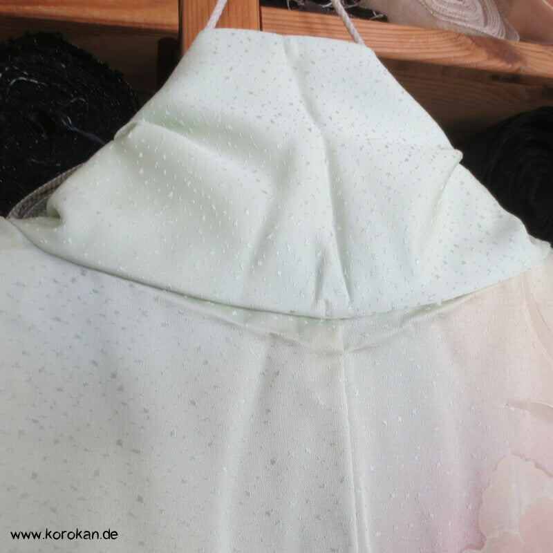 Narzissen Seidendamast Homongi Kimono, teilbestickt