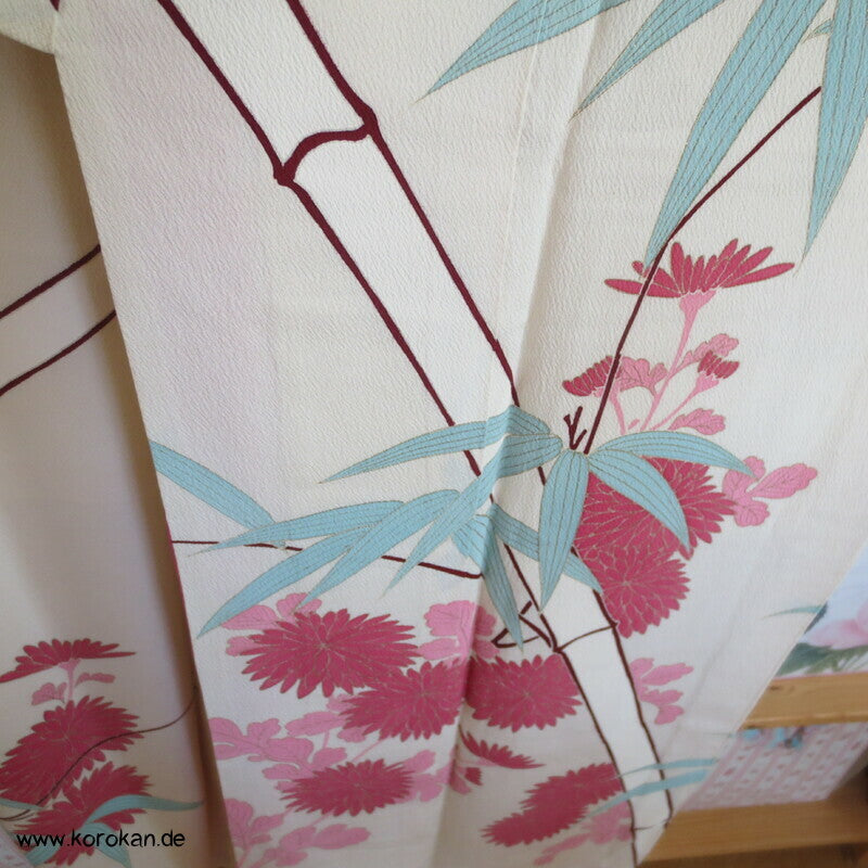 klares Bambusmotiv mit Kiku Seidencrepe Homongi Kimono
