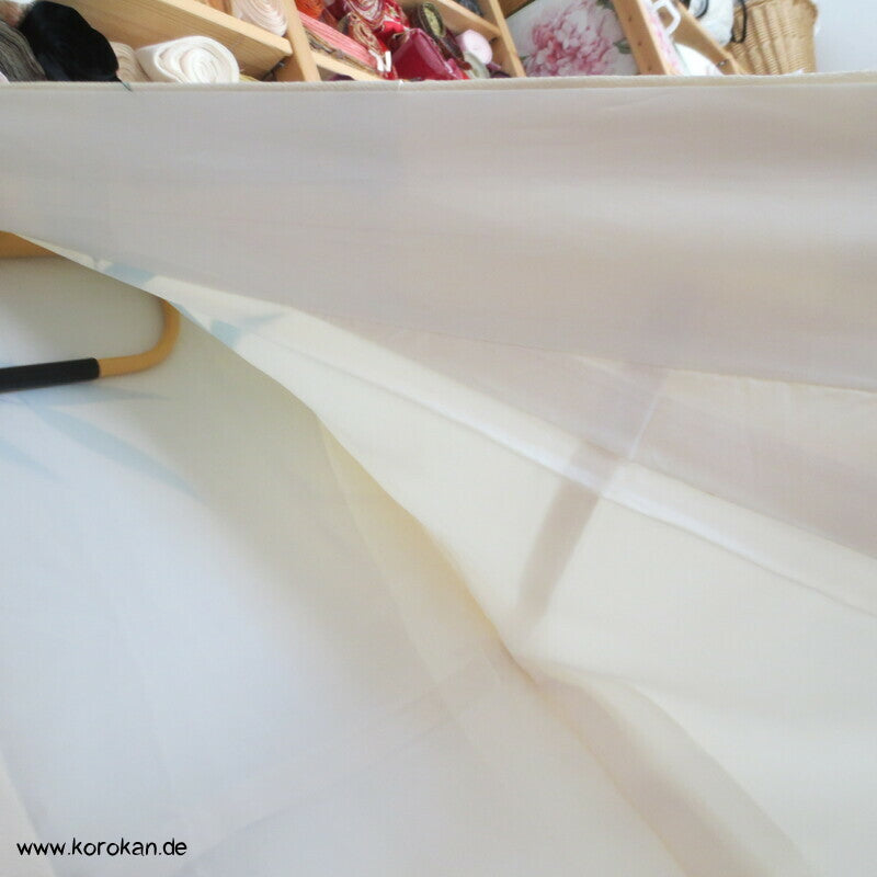 klares Bambusmotiv mit Kiku Seidencrepe Homongi Kimono