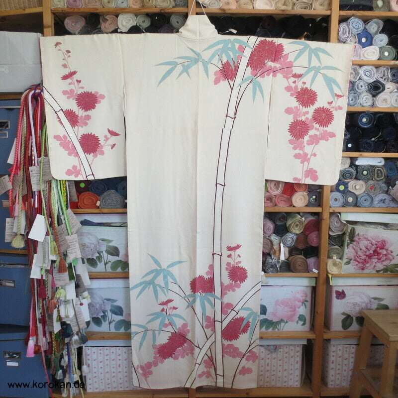 klares Bambusmotiv mit Kiku Seidencrepe Homongi Kimono
