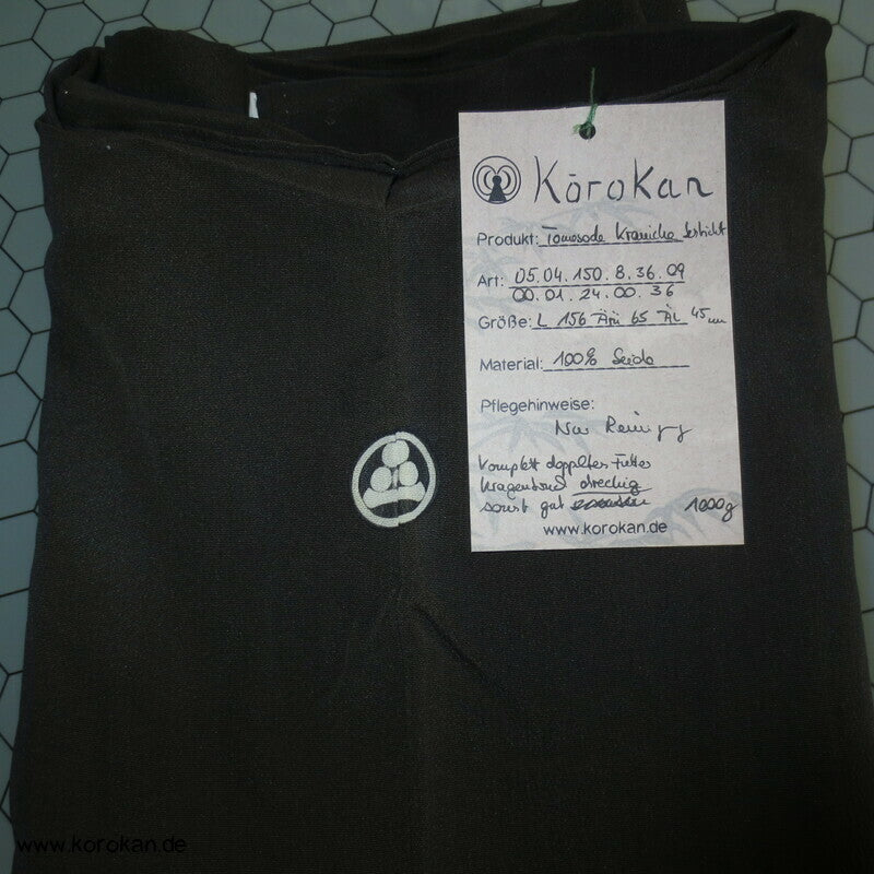 gestickte goldene Kraniche im Flug Tomesode Kimono