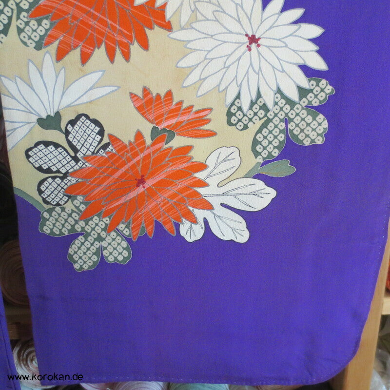 Kusudama, Wellen auf violett, antiker Seiden Furisode Kimono