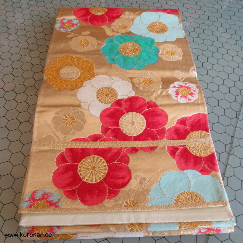 Fukuro Obi große Sakura Blüten auf gold