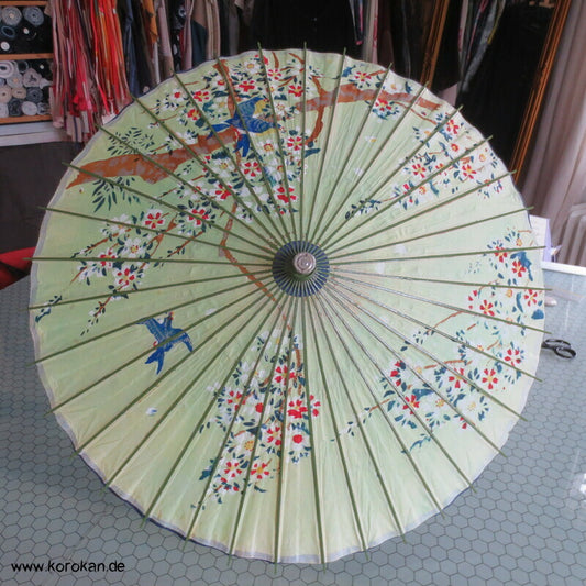 japanischer Bangasa - Papierschirm hellgrün mit Uigusu Vögeln auf Blütenzweig