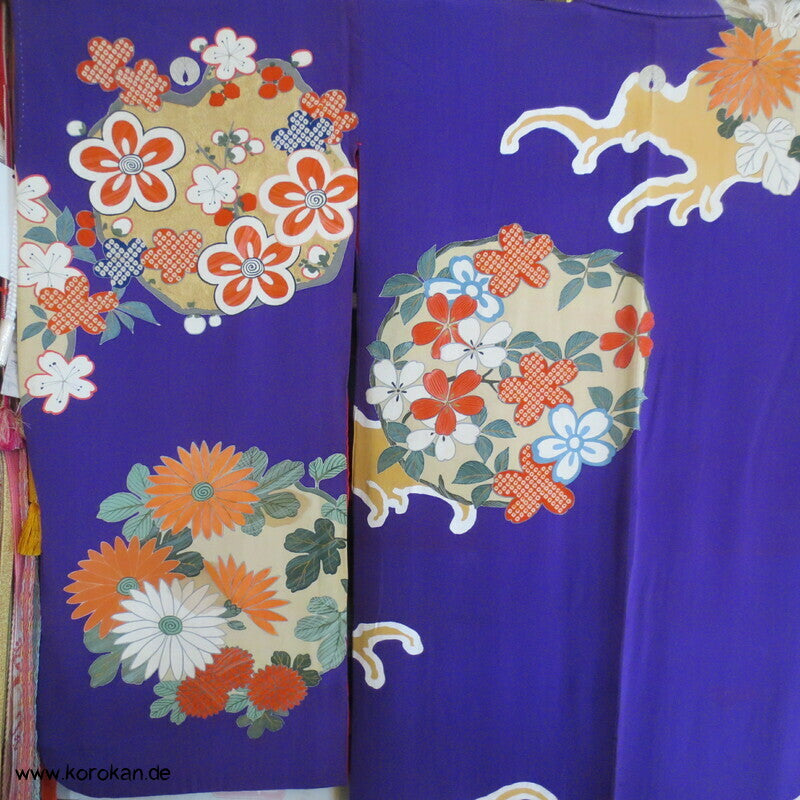 Kusudama, Wellen auf violett, antiker Seiden Furisode Kimono