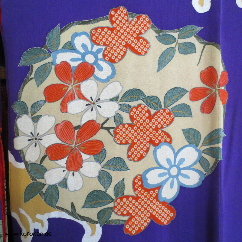 Kusudama, Wellen auf violett, antiker Seiden Furisode Kimono