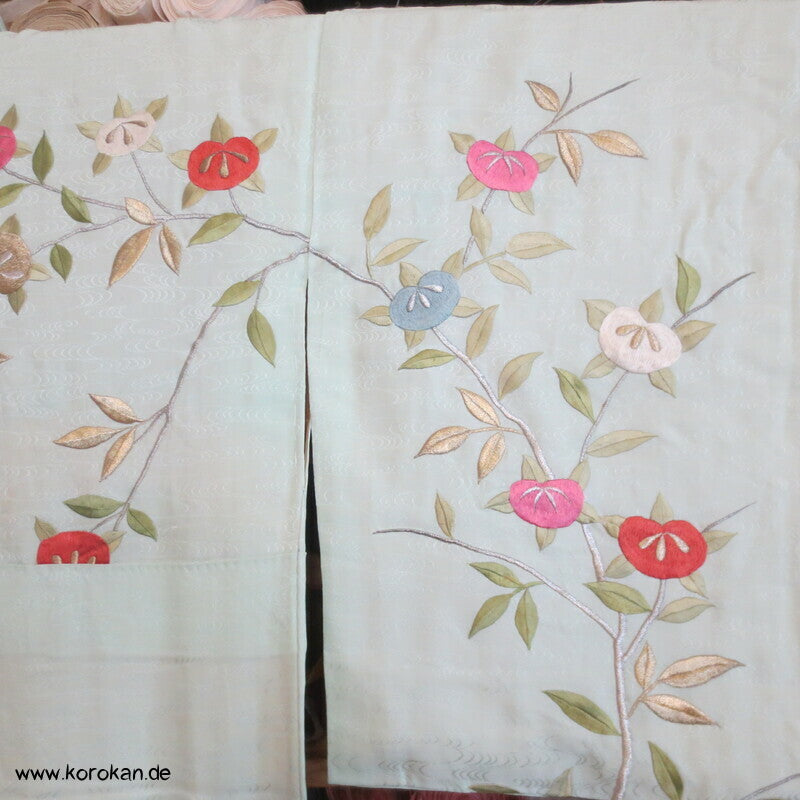 Wellen Seiden Damast Tachibana Zweige Stickerei Homongi Kimono