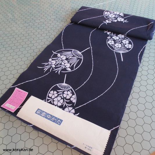 runde Fächer mit Nadeshiko Nelken Yukata Stoff