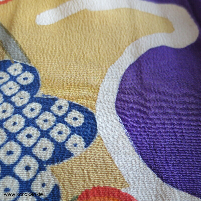 Kusudama, Wellen auf violett, antiker Seiden Furisode Kimono
