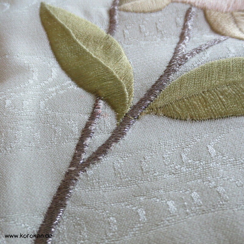 Wellen Seiden Damast Tachibana Zweige Stickerei Homongi Kimono