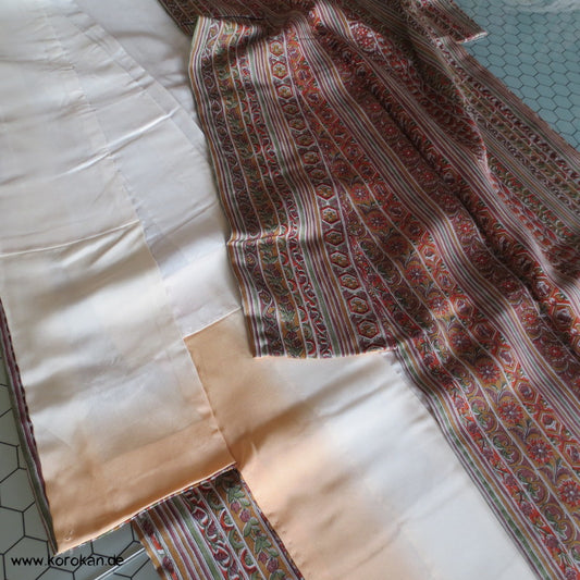 Schatten Blüten auf Streifen Seidencrepe destroyed heritage Komon Kimono