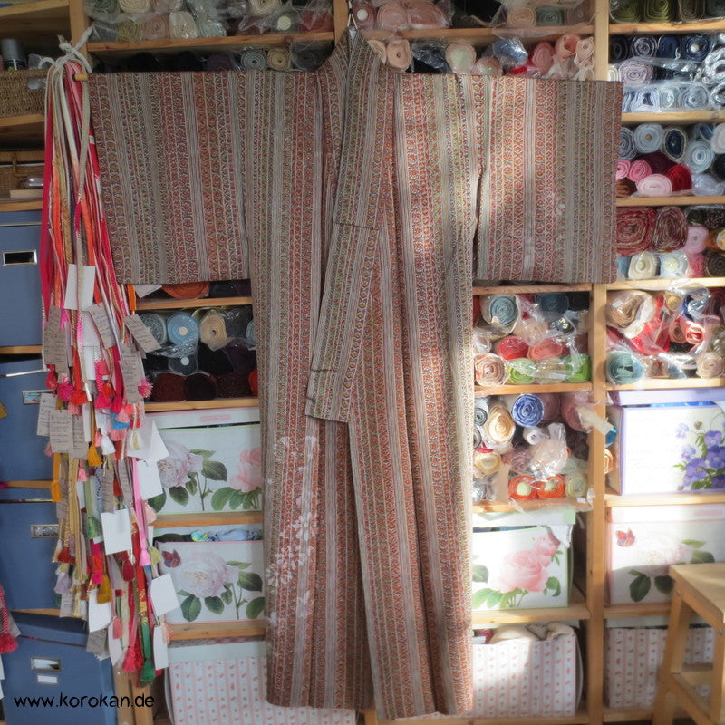 Schatten Blüten auf Streifen Seidencrepe destroyed heritage Komon Kimono