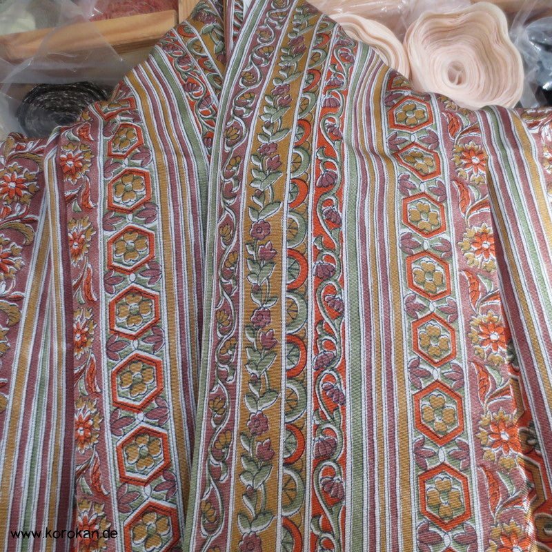 Schatten Blüten auf Streifen Seidencrepe destroyed heritage Komon Kimono