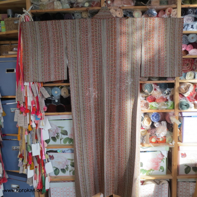Schatten Blüten auf Streifen Seidencrepe destroyed heritage Komon Kimono
