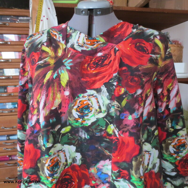 Baumwolljersey Rosen Langarm Shirt mit Rosenblütenausschnitt, Gr. XL