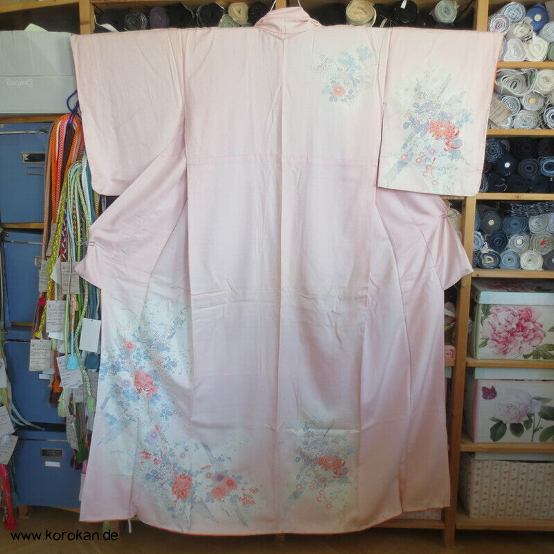 klassischer rosa Chrysanthemen Homongi Kimono