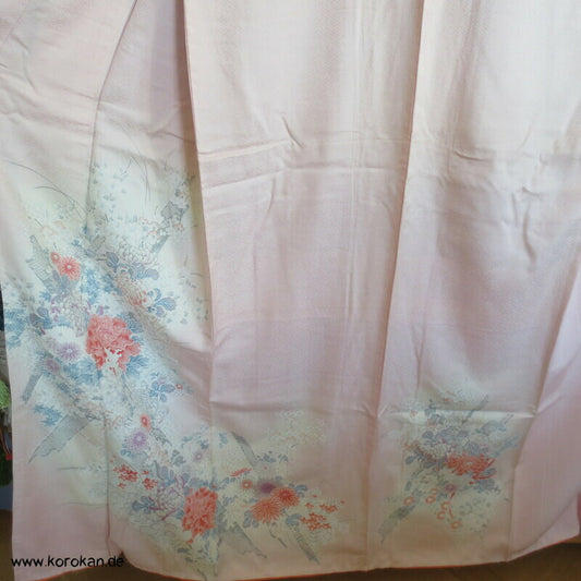 klassischer rosa Chrysanthemen Homongi Kimono