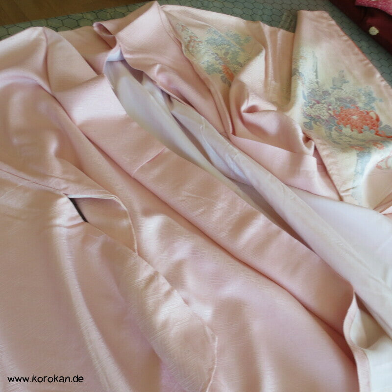 klassischer rosa Chrysanthemen Homongi Kimono