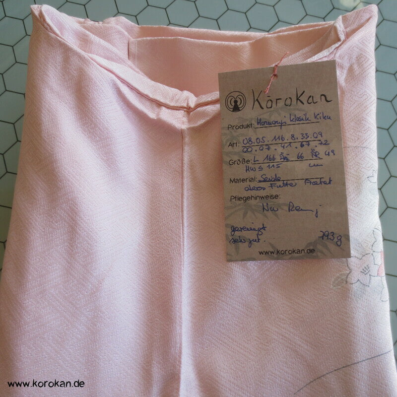klassischer rosa Chrysanthemen Homongi Kimono