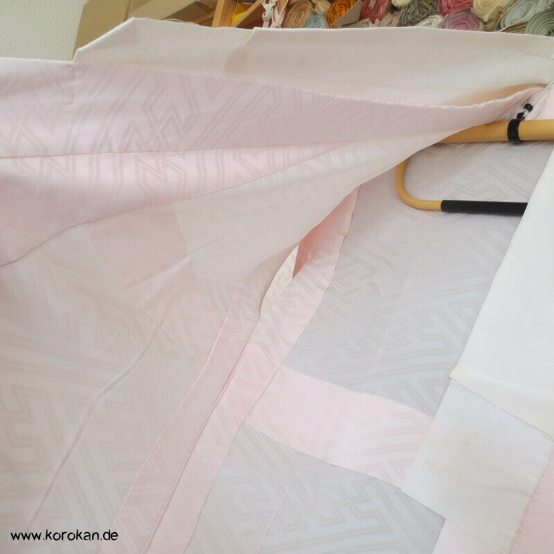 Sayagata Rinzu Damast Seide Jubankimono für Furisode