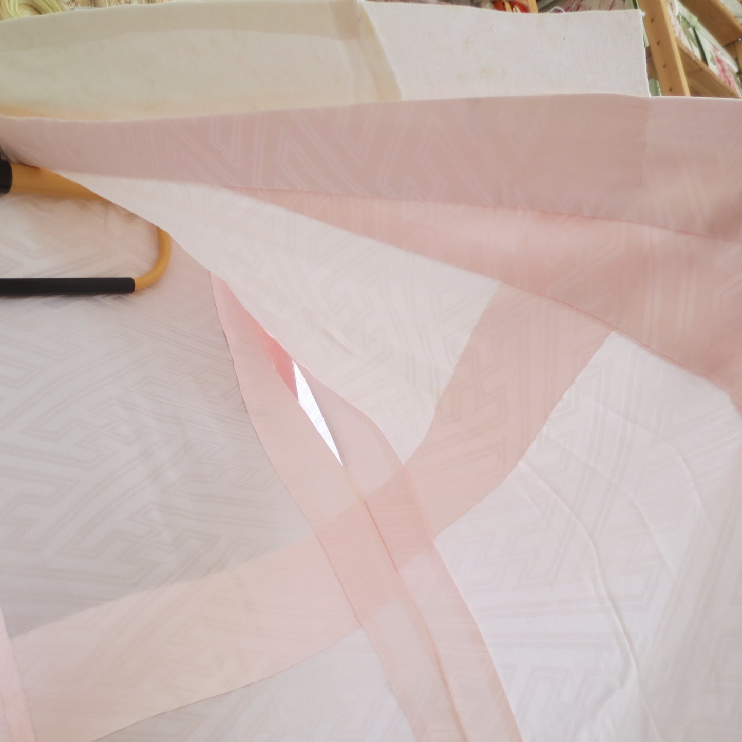 Sayagata Rinzu Damast Seide Jubankimono für Furisode