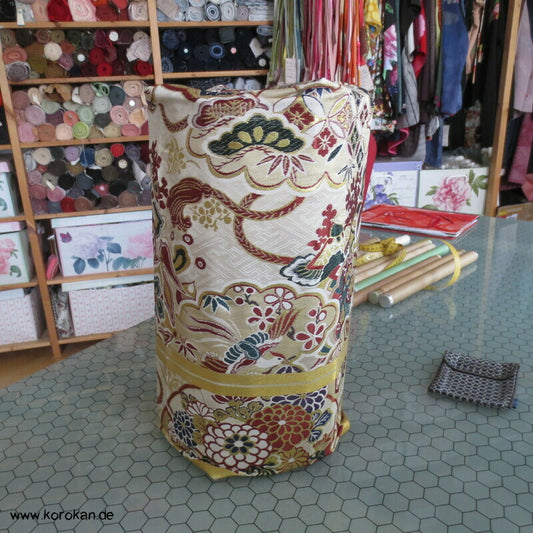 Dekohocker aus Maru Obi Brokat