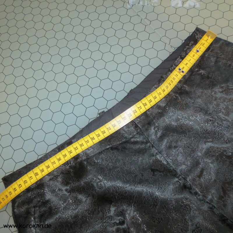 maßangefertigter Herrenanzug schwarze chinesische Drachenseide, ca. Gr. 52
