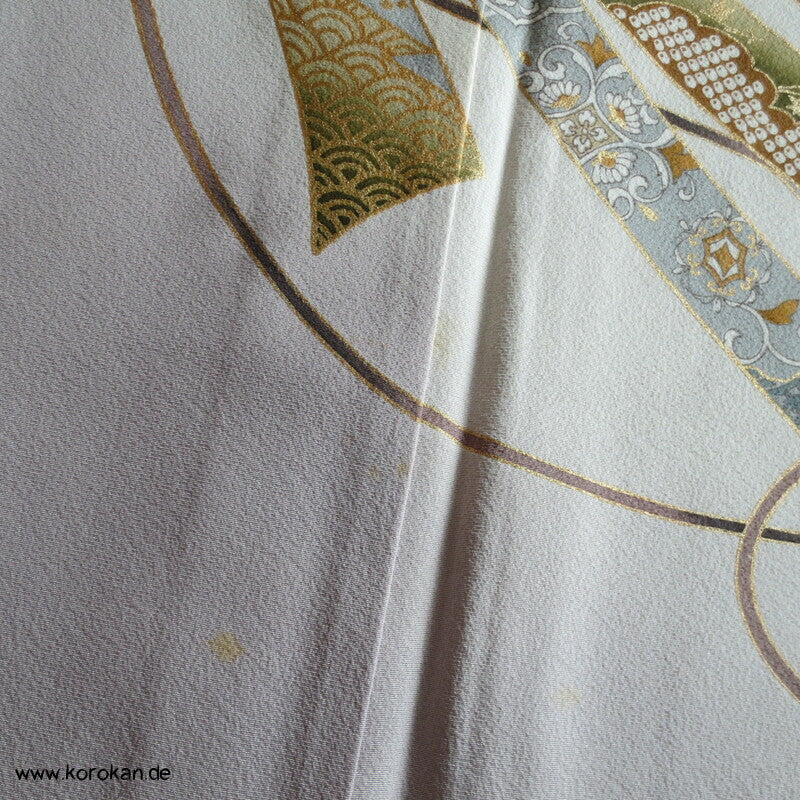 Noshibündel auf blasslila Seidencrepe Iro Tomesode Kimono