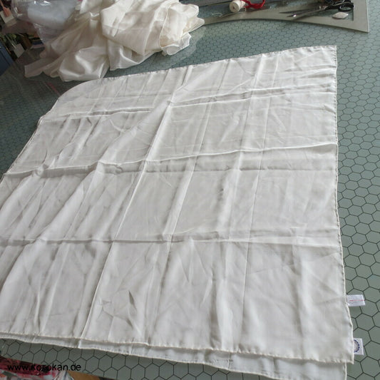 Karrée Seidentuch Crepe de Chine natur handrolliert