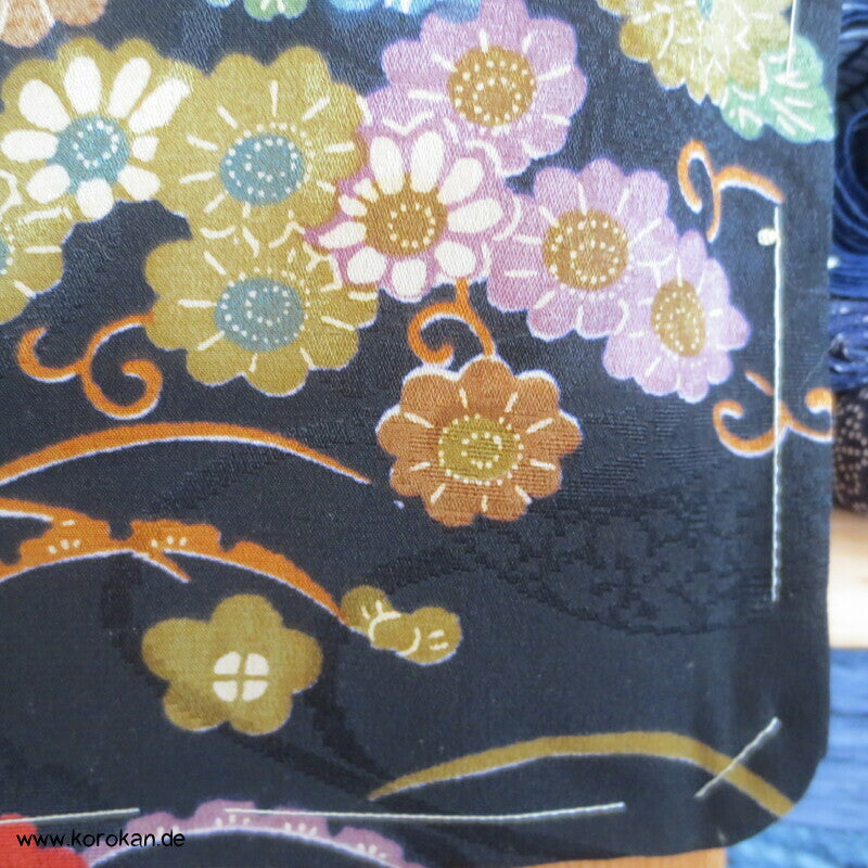 Kikko und Blüten Seidendamast Komon Kimono