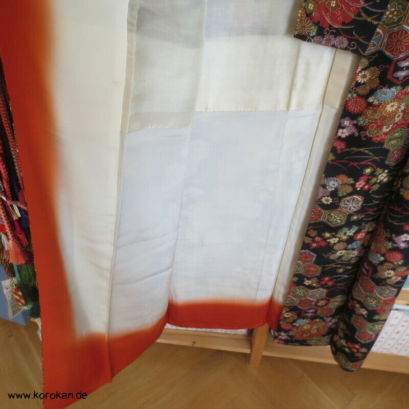 Kikko und Blüten Seidendamast Komon Kimono
