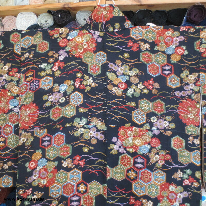 Kikko und Blüten Seidendamast Komon Kimono