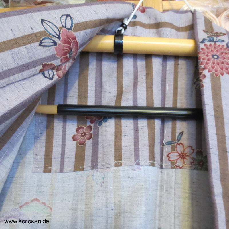 Streifen und Blumen Kosode Hitoe - ungefütterter Kimono