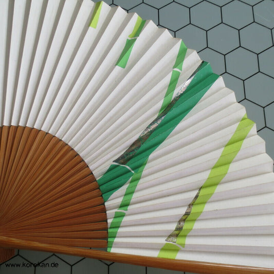 gemalter Bambus auf Papier auf Bambus Streben Fächer - edel