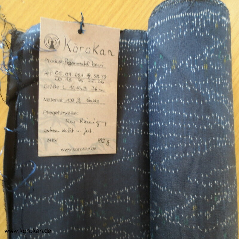 Zweige auf dunkelblau Kasuri Regenmantel Kimono Seide