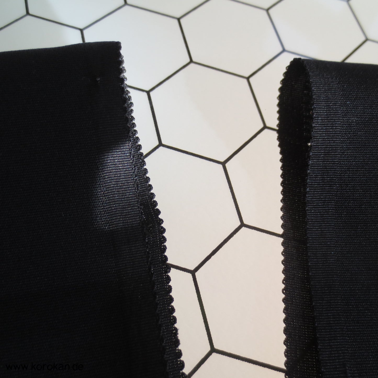 schwarze Chirimen Crêpe Zero Waste Seidenbluse