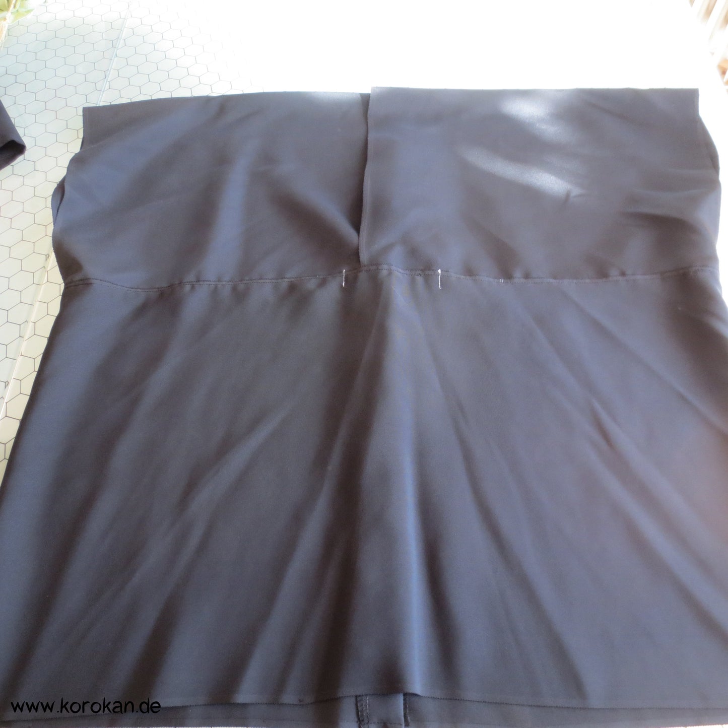 schwarze Chirimen Crêpe Zero Waste Seidenbluse