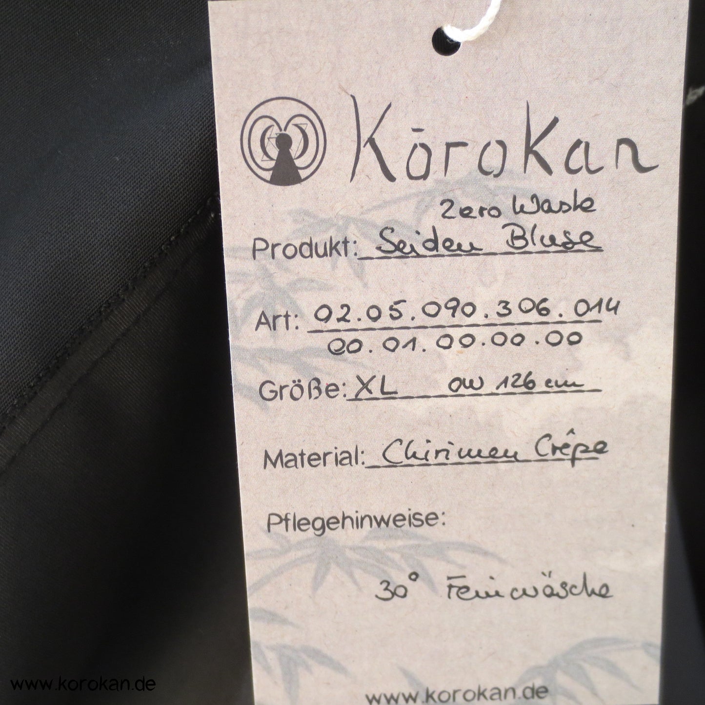schwarze Chirimen Crêpe Zero Waste Seidenbluse