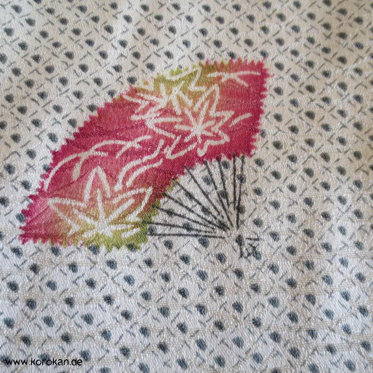 Kimono Seidendamast Bindeband Bluse mit kleinen Fächern über Kanoko Dots