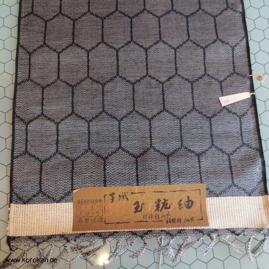 Kikko Kasuri Tsumugi Kimono Japan Seide