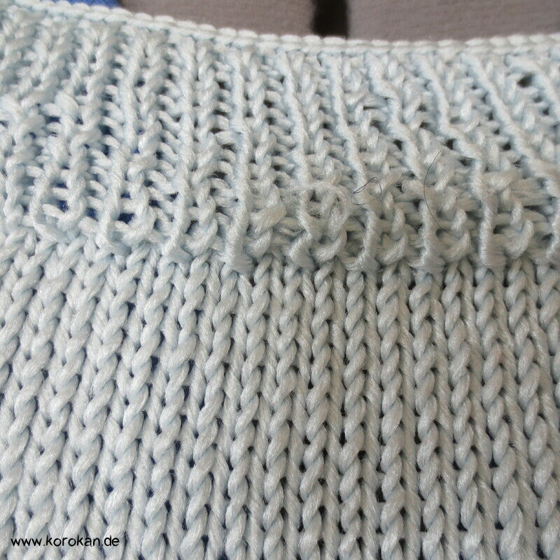 handgestrickter Pullover mit japanischem knorrigem Winterzweig