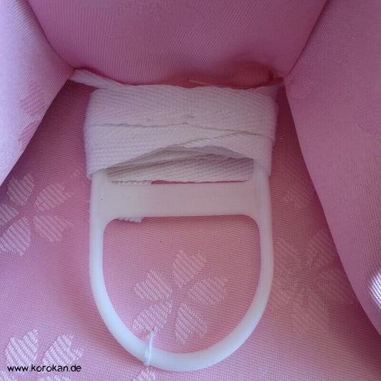 vorgebundener Obi mit Schleife zum Einhängen