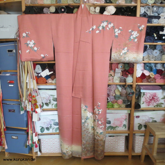 klassischer Kirschblütenzweige Homongi Seidendamast Kimono